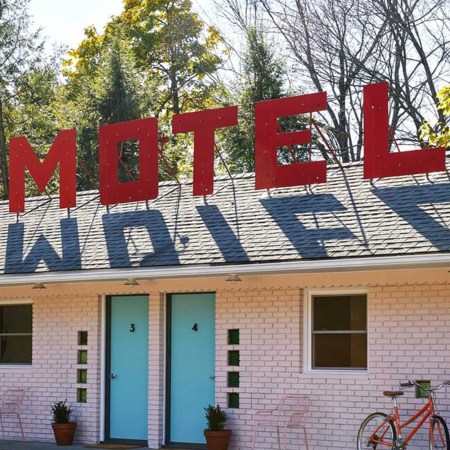 The Catskills’ Newest Motel Is Straight Outta “Mad Men”