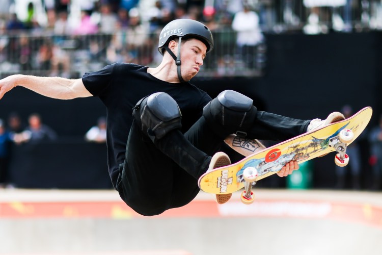 Shaun White skateboarding