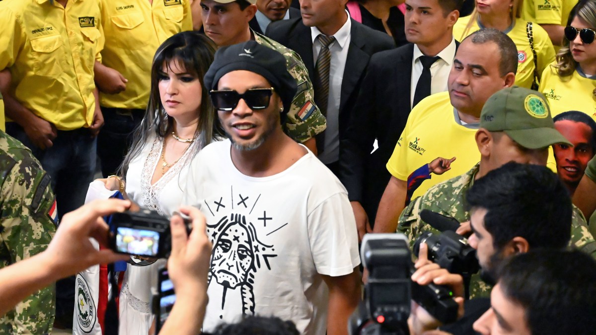 Ronaldinho in Paraguay