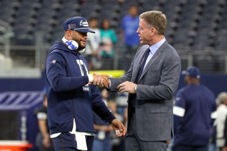 Troy Aikman Advises Against Placing Franchise Tag on Dak Prescott