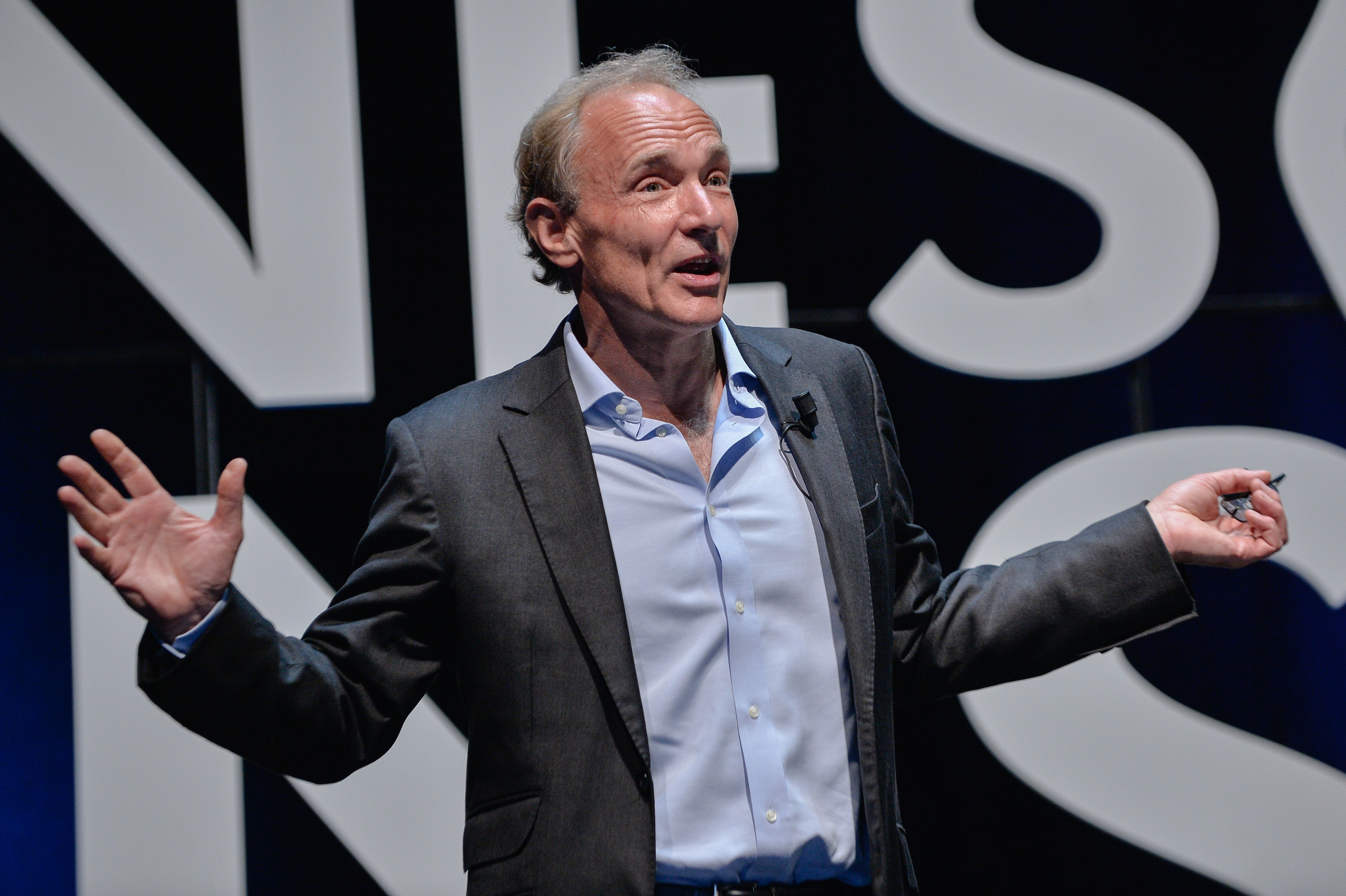 Новые люди кто создал. Tim Berners-Lee. Тимоти Джон Бернерс-ли. Sir tim Berners-Lee. Тим Бернерс-ли создатель интернета.