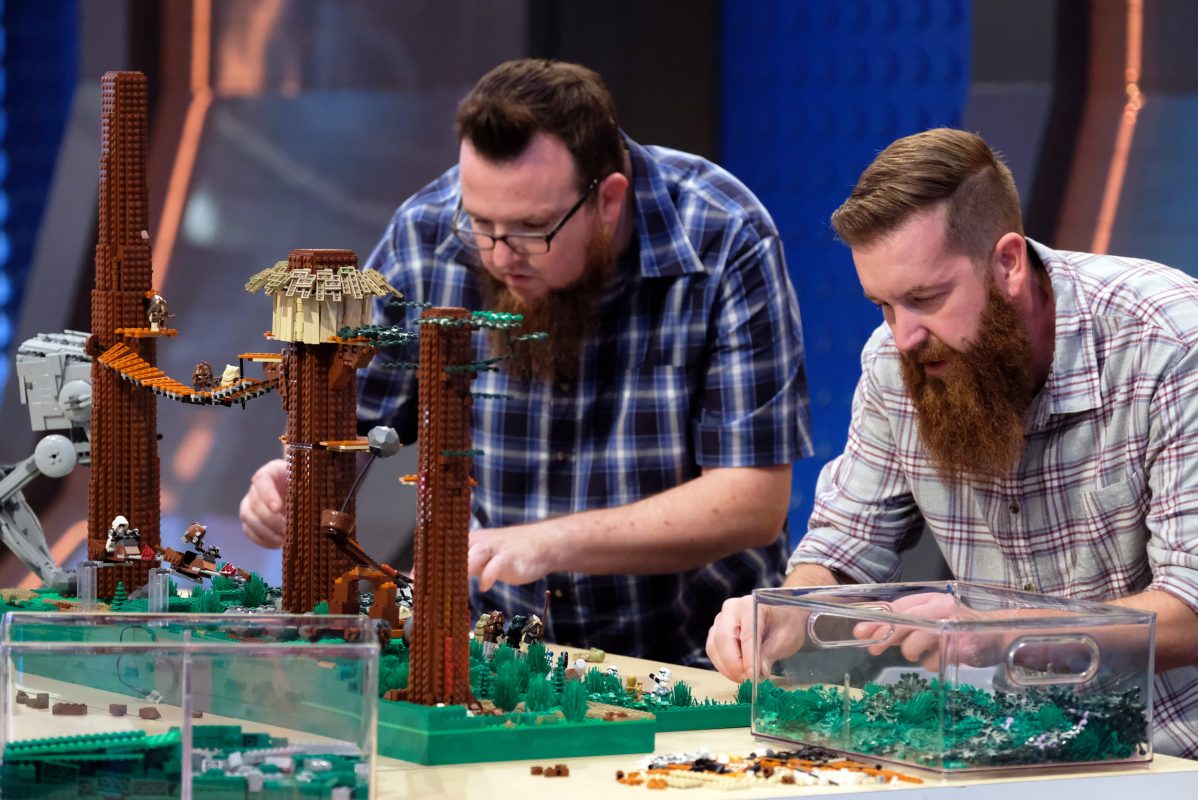 Contestants Boone (left) and Mark (right) in the "Star Wars" episode of LEGO MASTERS. (Ray Mickshaw/FOX)