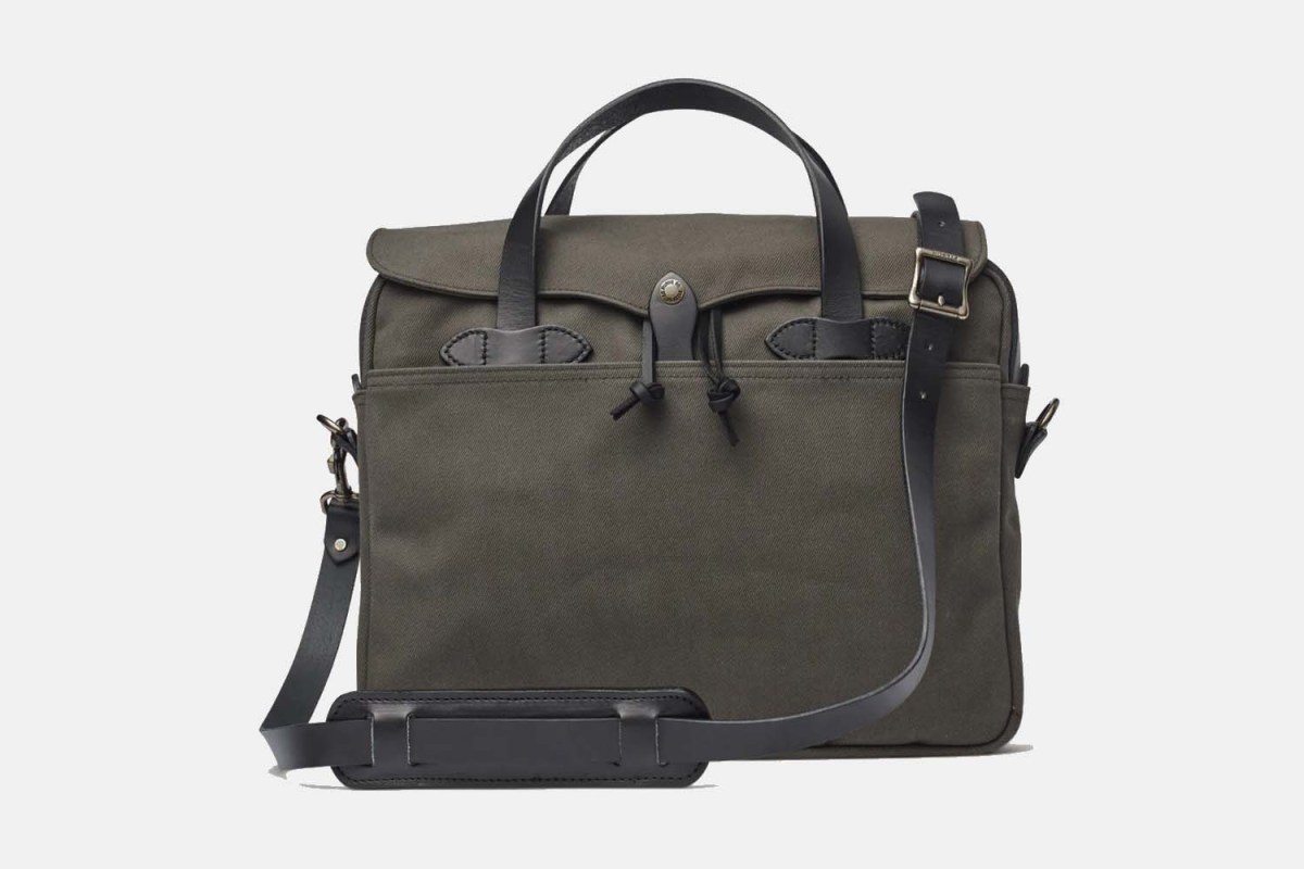 Deal: The Quintessential Filson Briefcase Is Over $100 Off Right Now