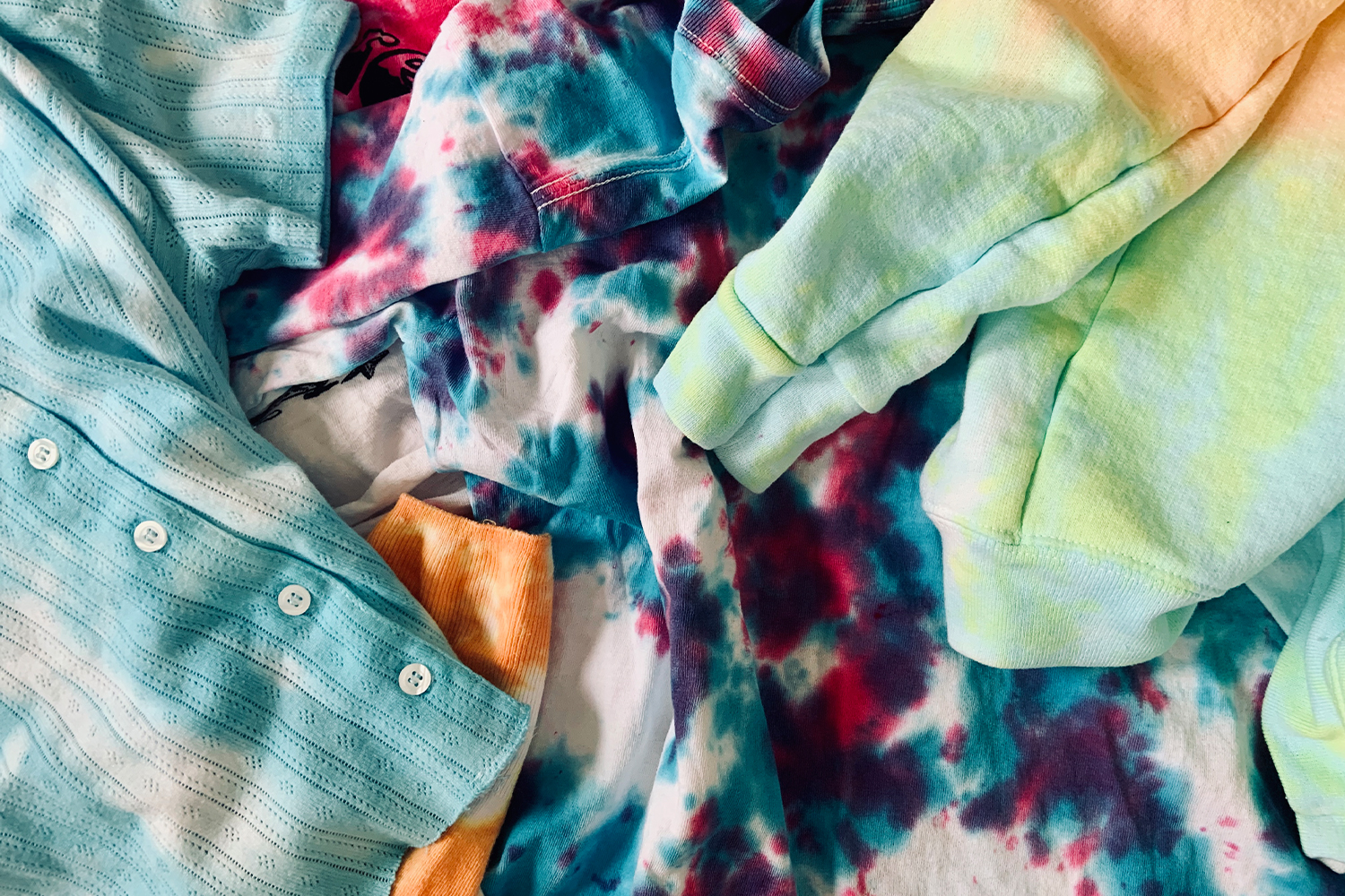 Project Quarantine: Your Guide to Tie-Dyeing at Home