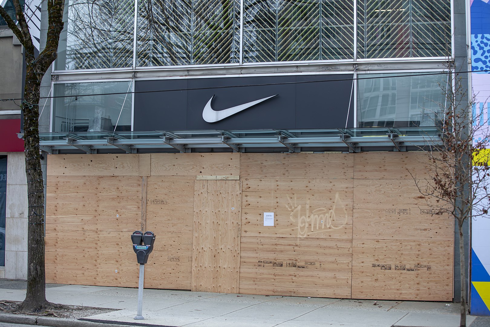 Geleerde Dag worstelen Nike Denies Public Health Worker Access to Facility - InsideHook