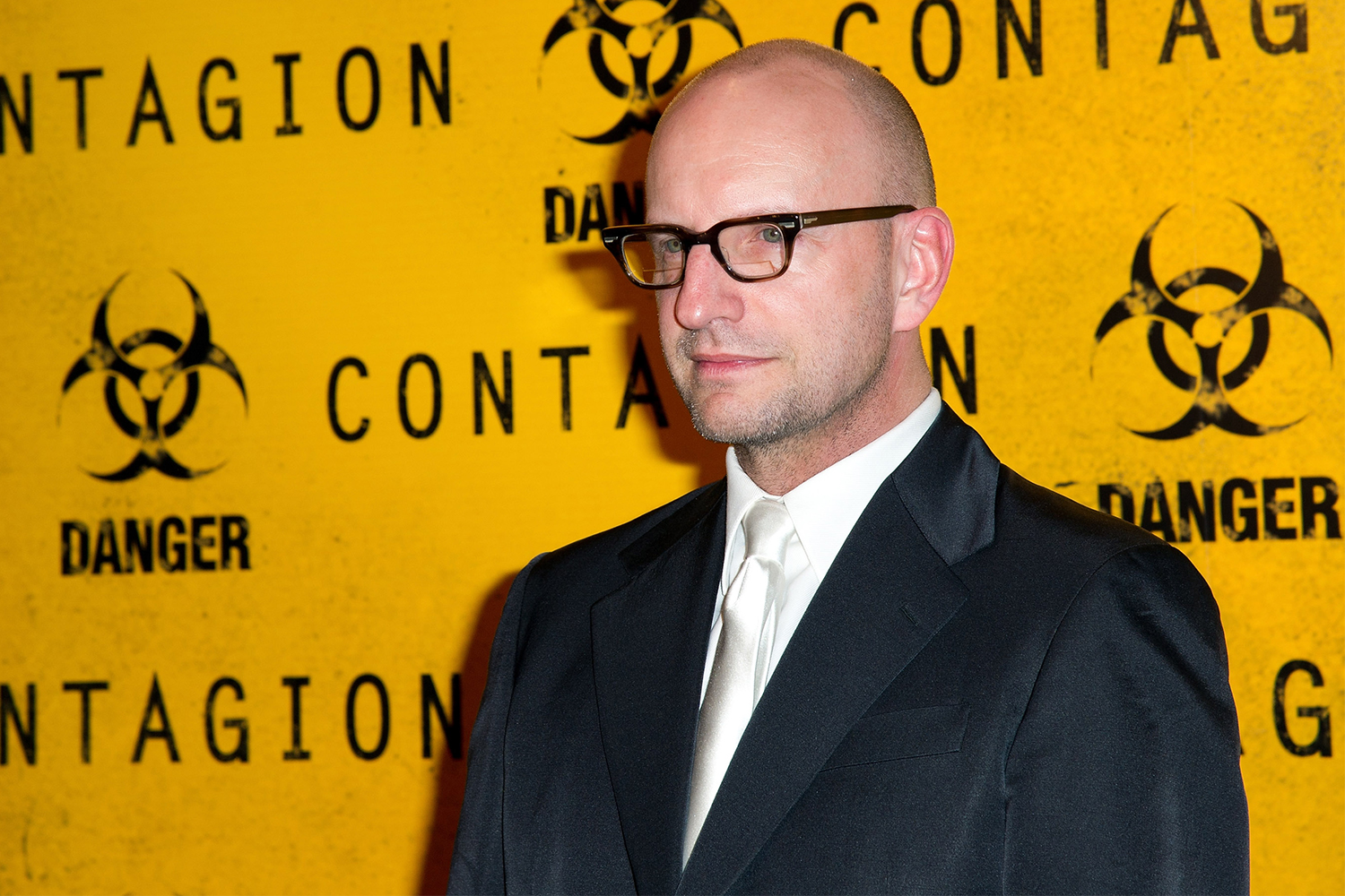 Director Steven Soderbergh at the Premiere of "Contagion" in Paris