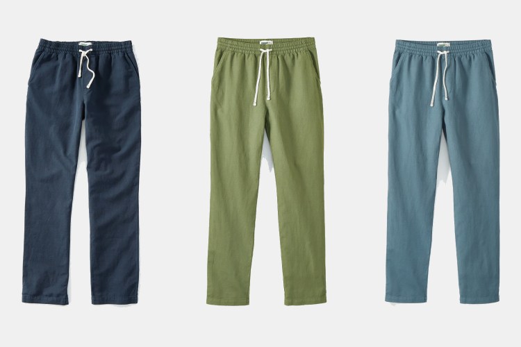 Wellen's New "Easy Chinos" Are a Must-Have Summer Item