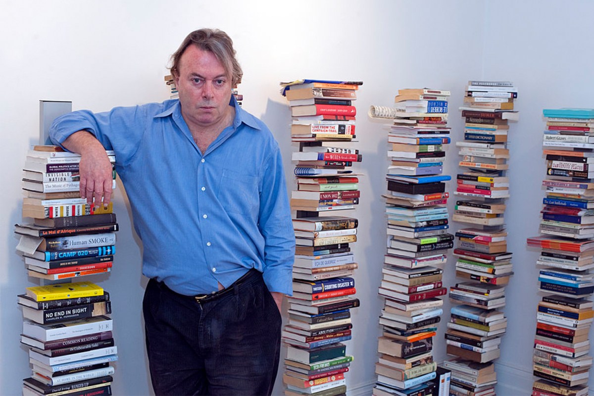 Christopher-Hitchens-books.jpg