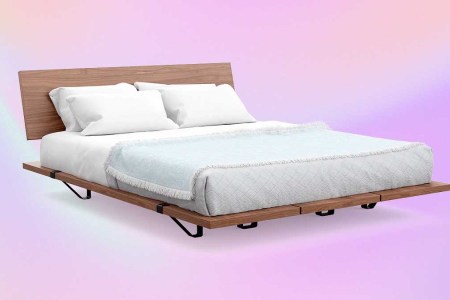 Review: The Floyd Platform Bed Is Handsome, Easy to Build and Perfect for Instagram