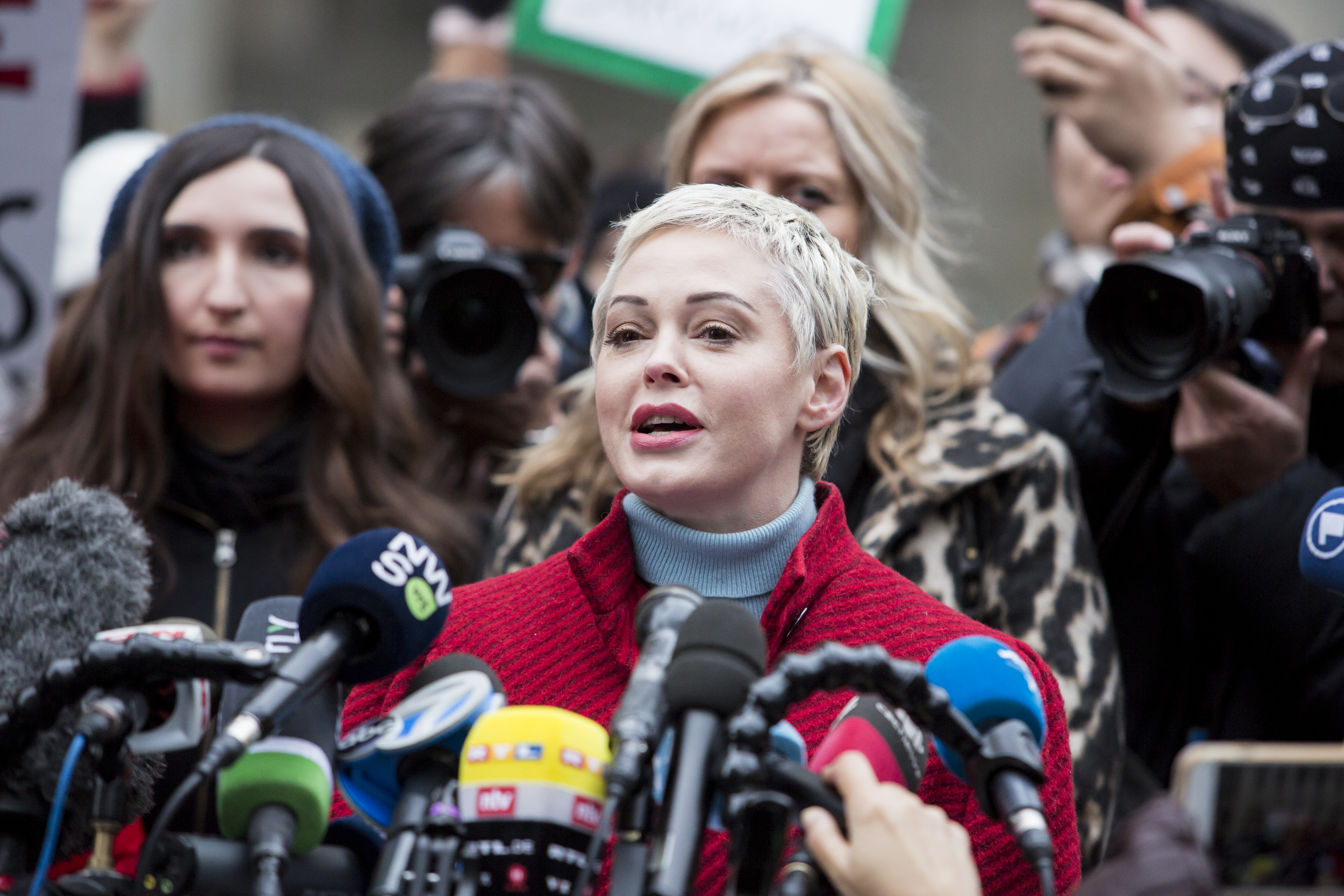 Actress Rose McGowan, who accused Weinstein of raping her and destroying her career, joins other accusers and protesters and speaks speech to the press as Harvey Weinstein arrived at the Manhattan courthouse on January 6, 2020 in New York City.(Photo by Pablo Monsalve/VIEWpress via Getty Images)