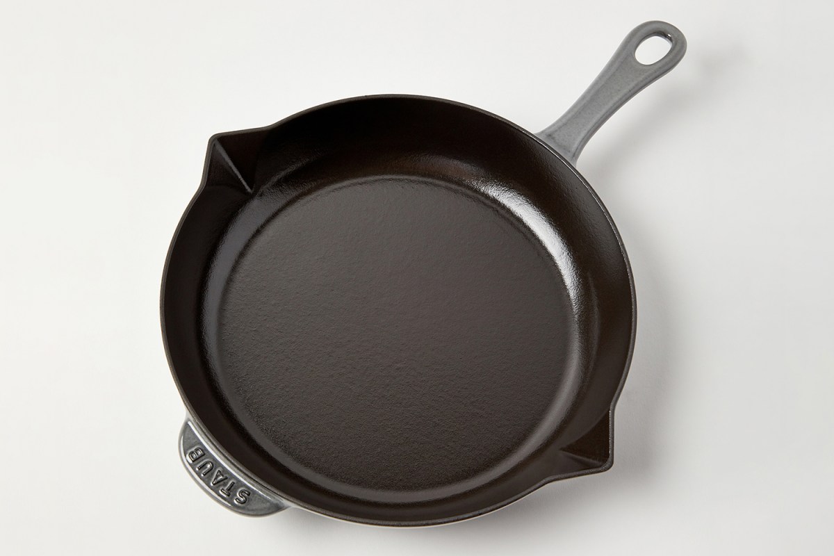 Staub cast iron fry pan in grey