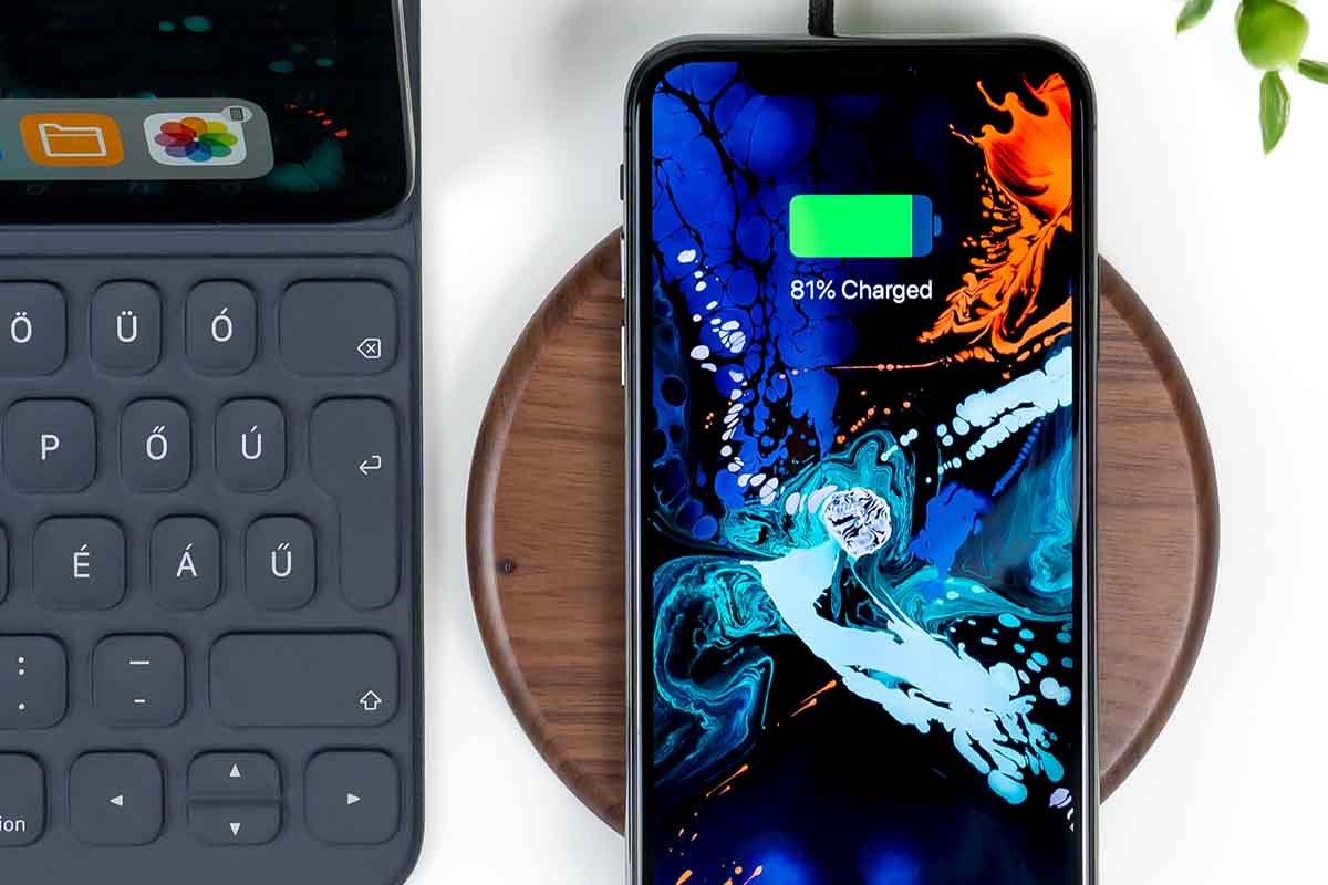 Picture of Wireless Charging Is Inefficient and a Big Waste of Energy - InsideHook