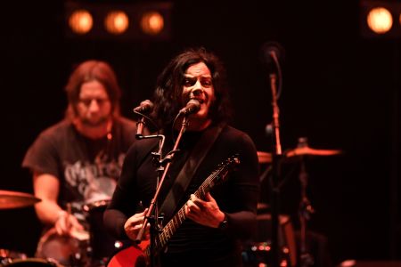 Jack White Buys New Guitar for Busker Whose Instrument Was Smashed