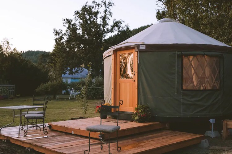7 Airbnb Yurts That Are Perfect for Your Next Couple’s Getaway