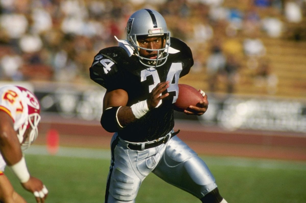 Legendary RB Bo Jackson Says He Would Dominate Today's NFL