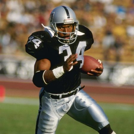 Legendary RB Bo Jackson Says He Would Dominate Today's NFL