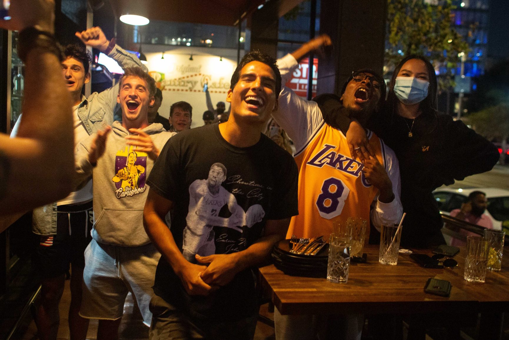 Celebrating Lakers Dodgers Fans Likely Driving Spike In Covid 19 Cases Insidehook