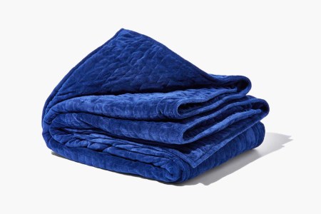 Deal: Stress-Relieving Gravity Blankets Are on Sale