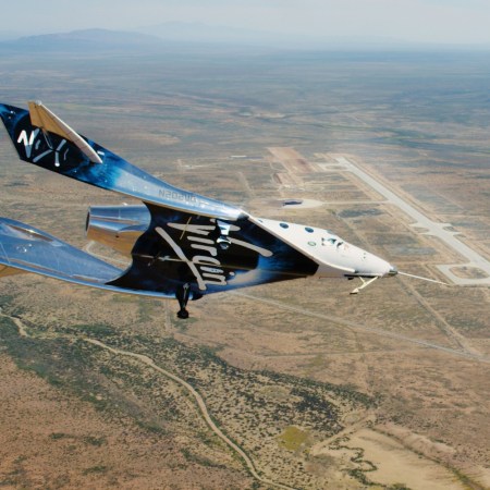 SpaceShipTwo Unity flying free in New Mexico Airspace for the first time