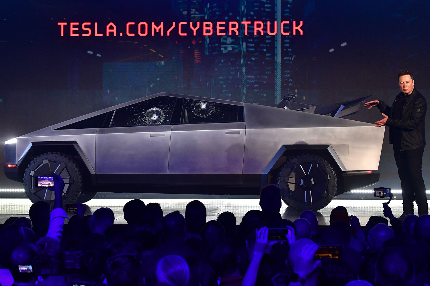 Elon Musk unveils Tesla Cybertruck
