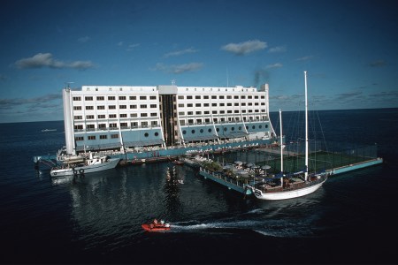 barrier reef floating resort