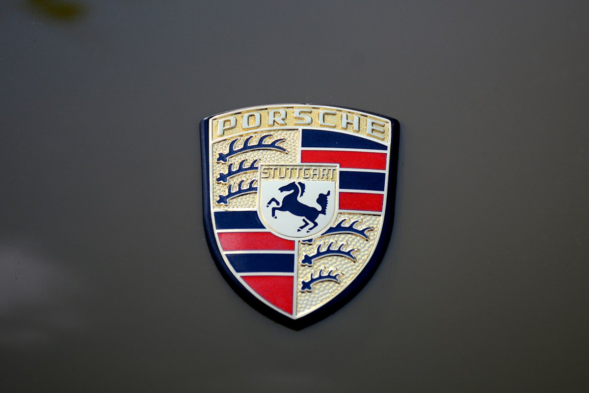 Porsche symbol