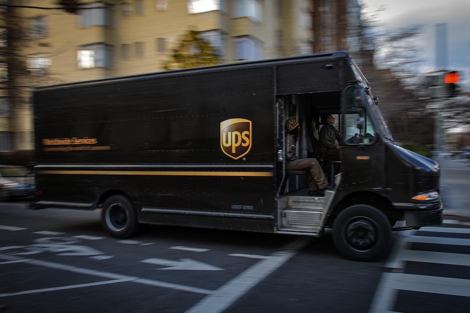 Guaranteed Christmas Delivery Cutoff Dates from 24 of your Favorite Retailers