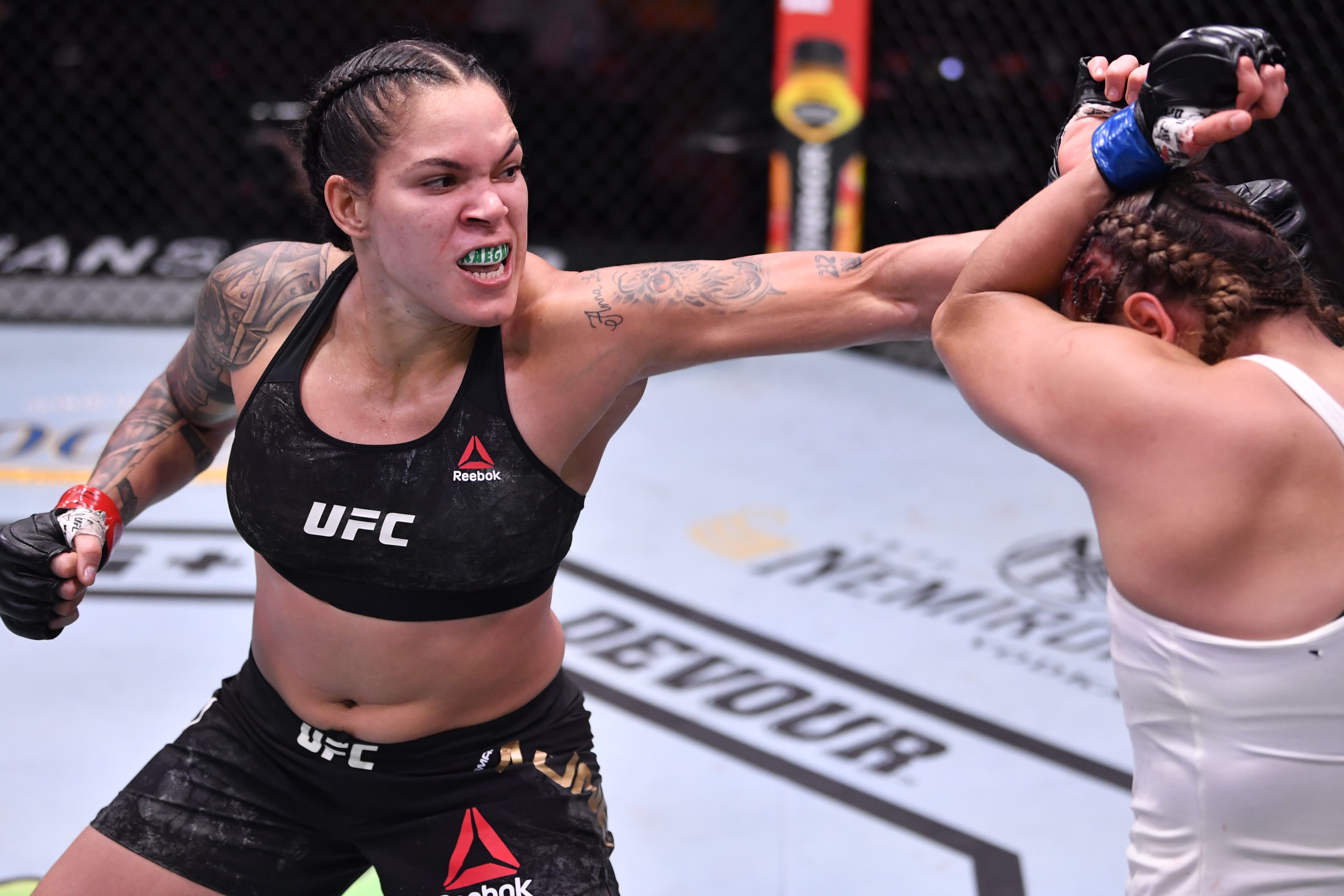 Amanda Nunes fights Felicia Spencer