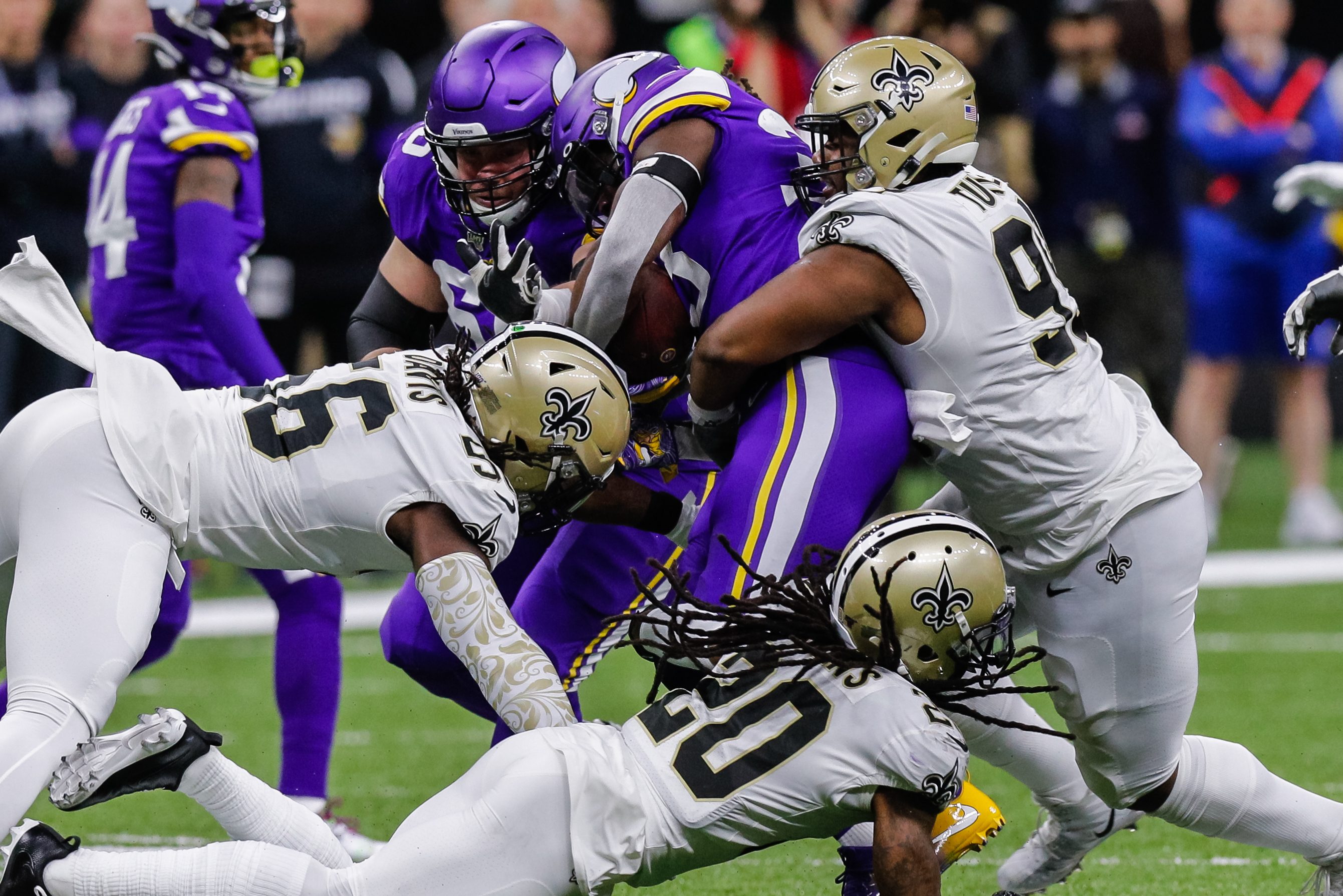 Expert NFL Picks for Week 16, Including Vikings-Saints and Titans-Packers