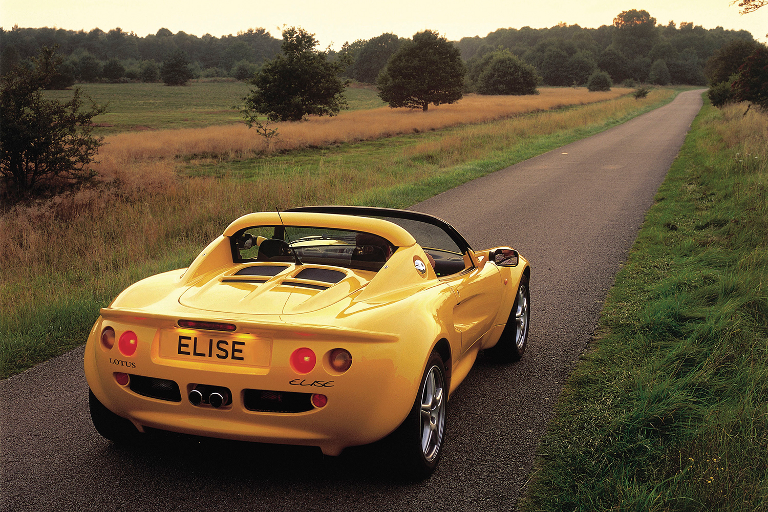 Lotus Elise Series 2 in yellow