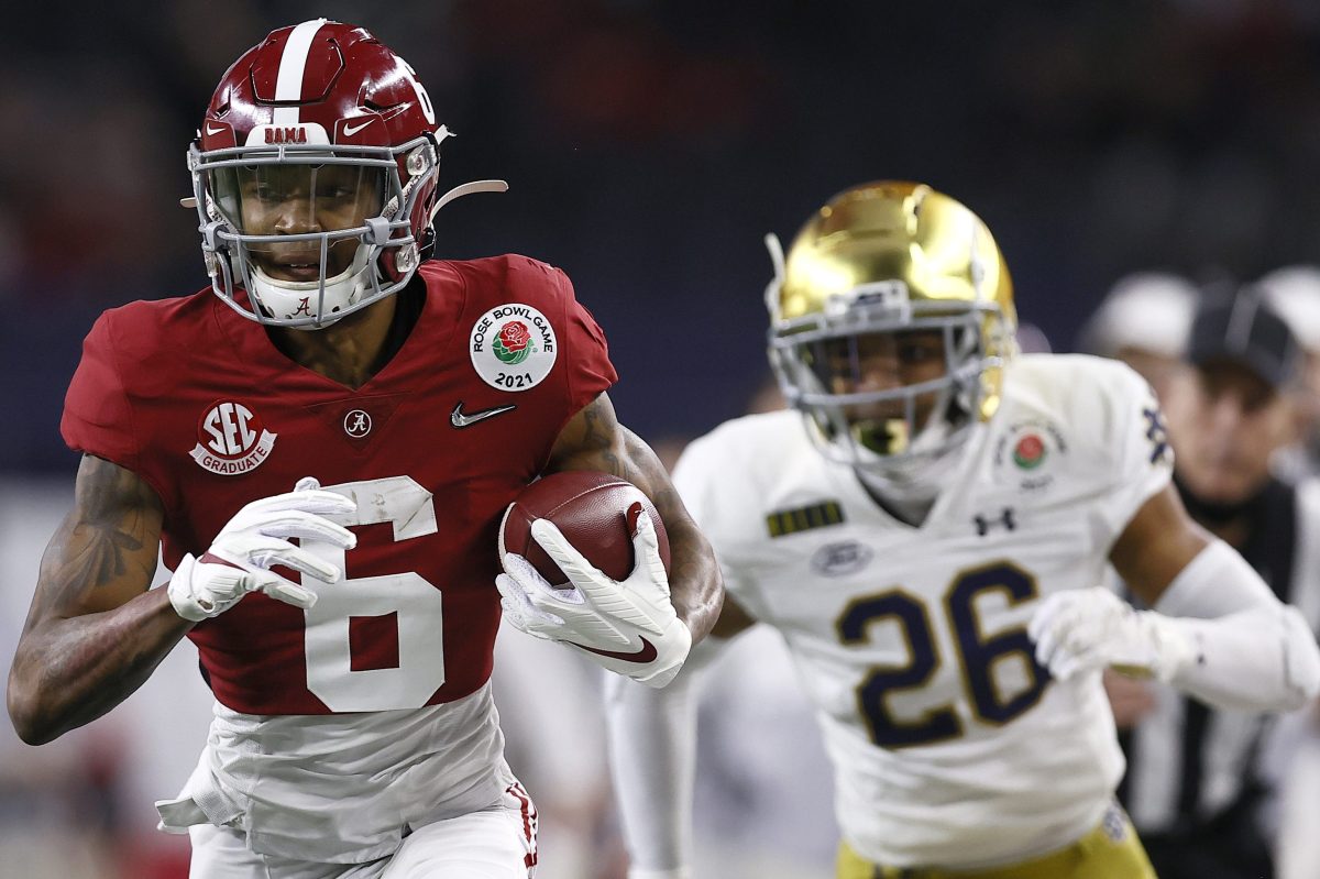 Alabama’s DeVonta Smith Becomes 4th WR in History to Win Heisman Trophy