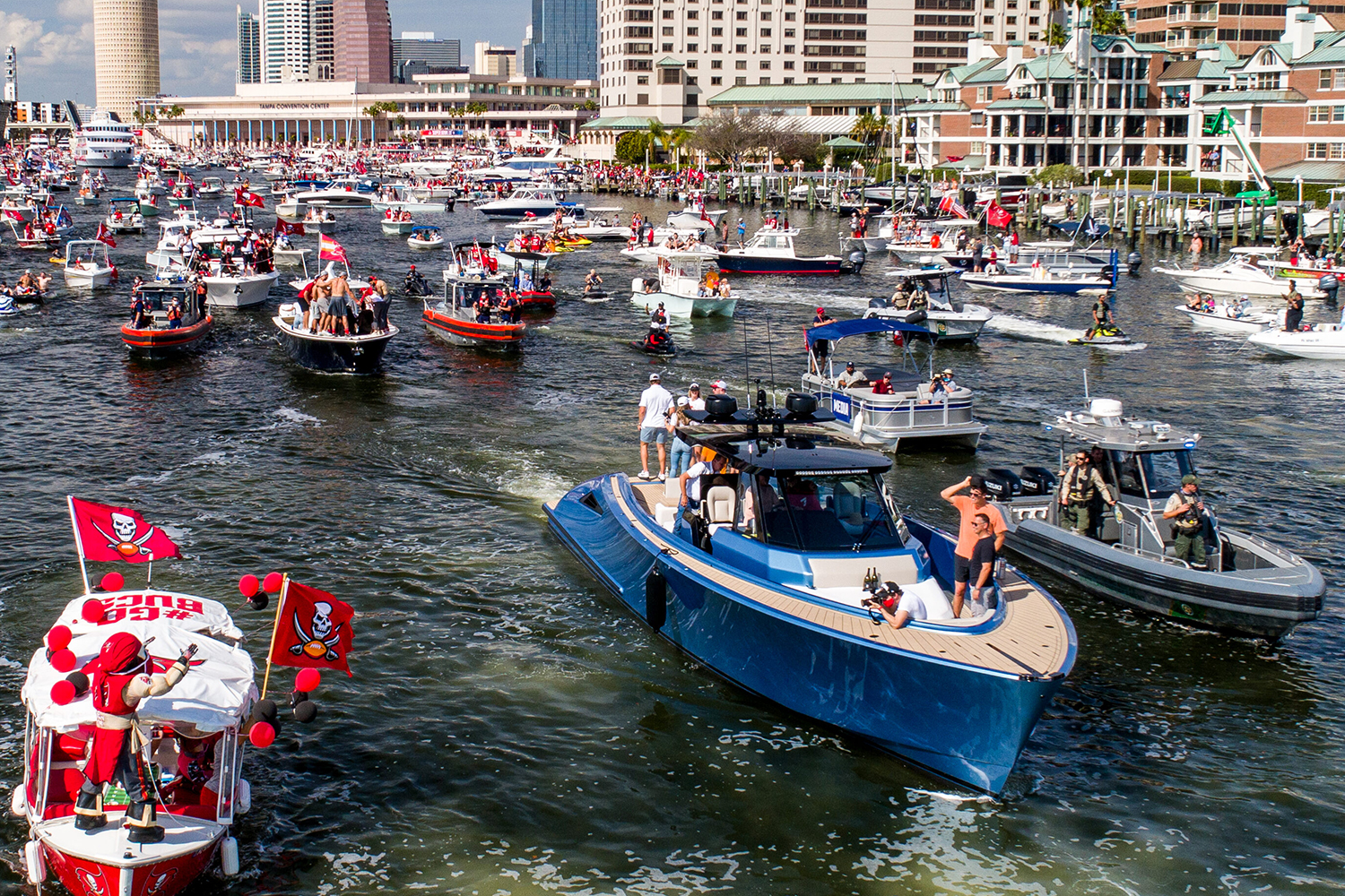 Tom Brady on yacht during boat parada
