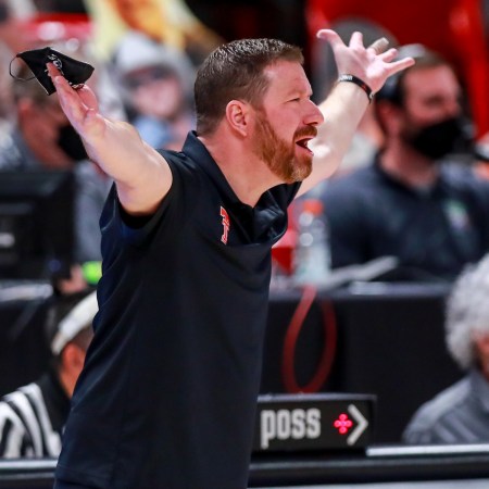 Texas Tech Coach Chris Beard throws a fit