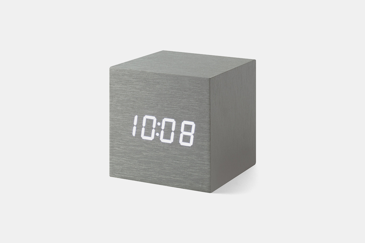 alume cube clock
