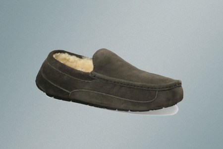 Deal: Slip Into Comfort With UGG’s Ascot Slippers, Now 30% Off