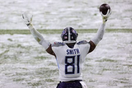 Tight end Jonnu Smith