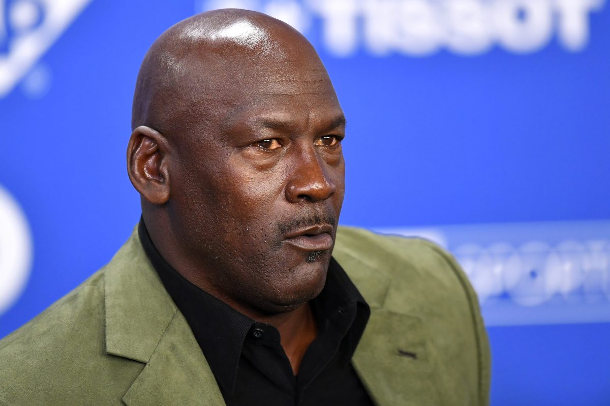 Why Can't Michael Jordan Sell His Mansion in the Chicago Suburbs?