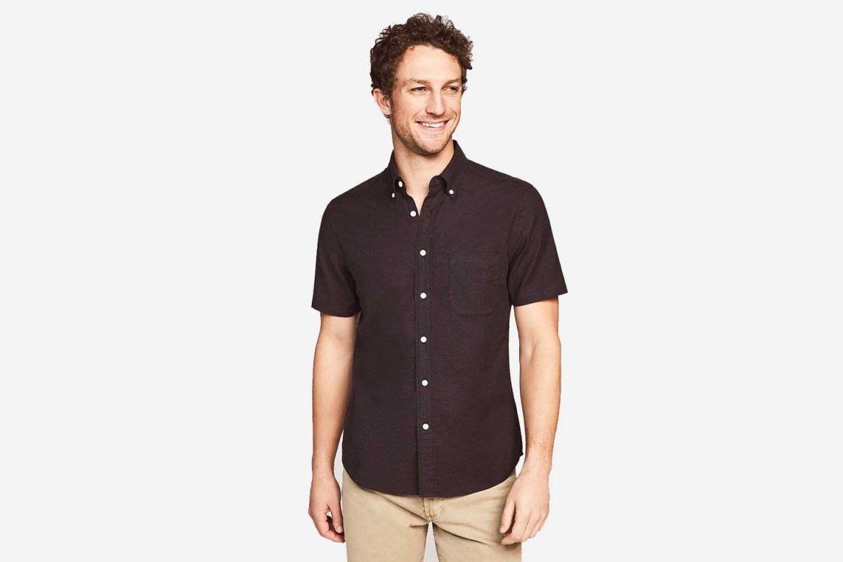 Deal: Faherty’s Handsome Short-Sleeve Stretch Oxford Shirt Is 25% Off