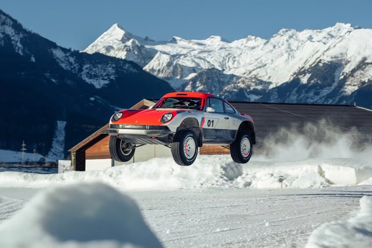 The ACS off-road Porsche from Singer and Tuthill done up in a Yeti livery by GP Ice Race