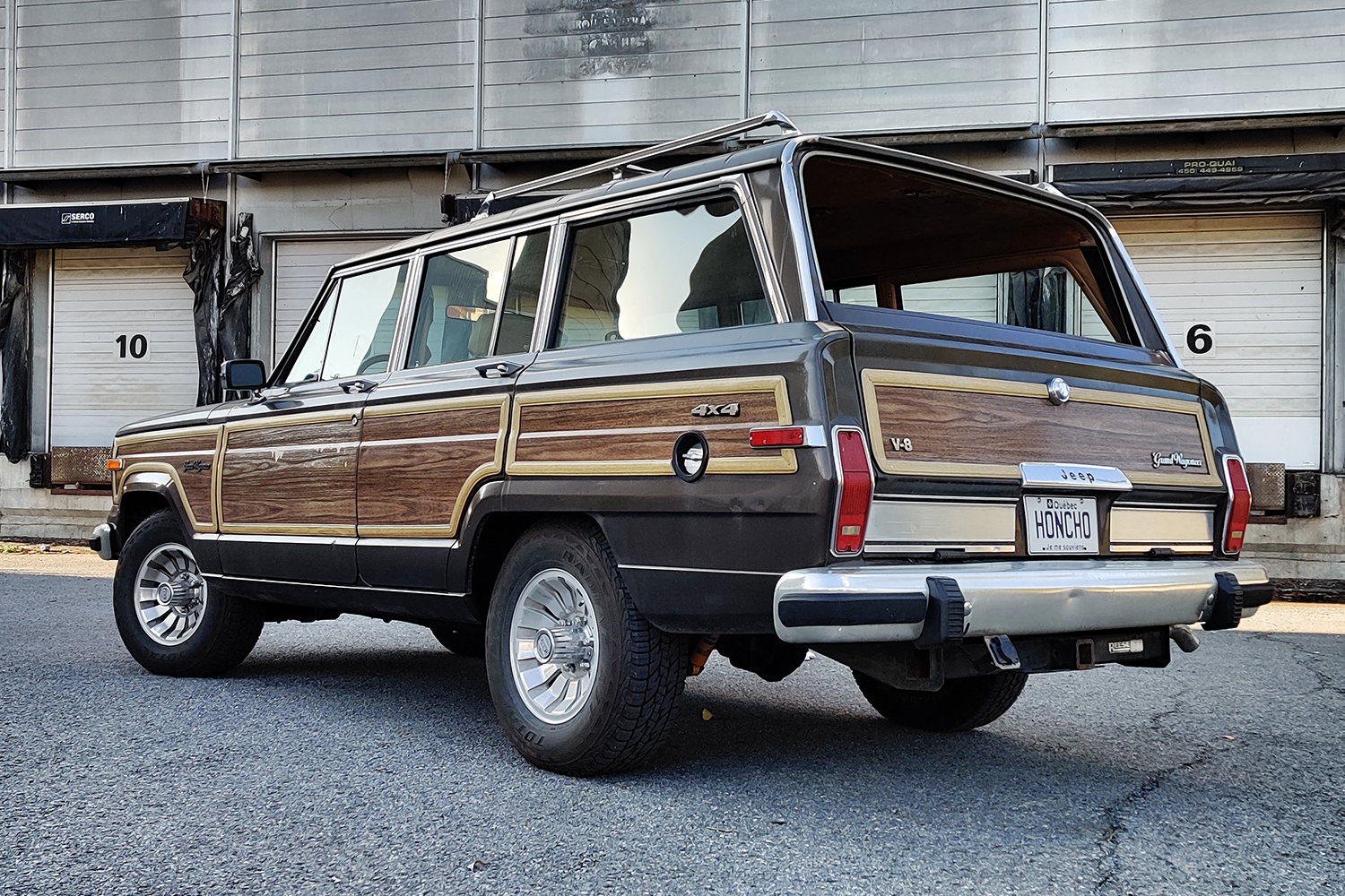 The rear end of a 1987 Jeep Grand Wagoneer