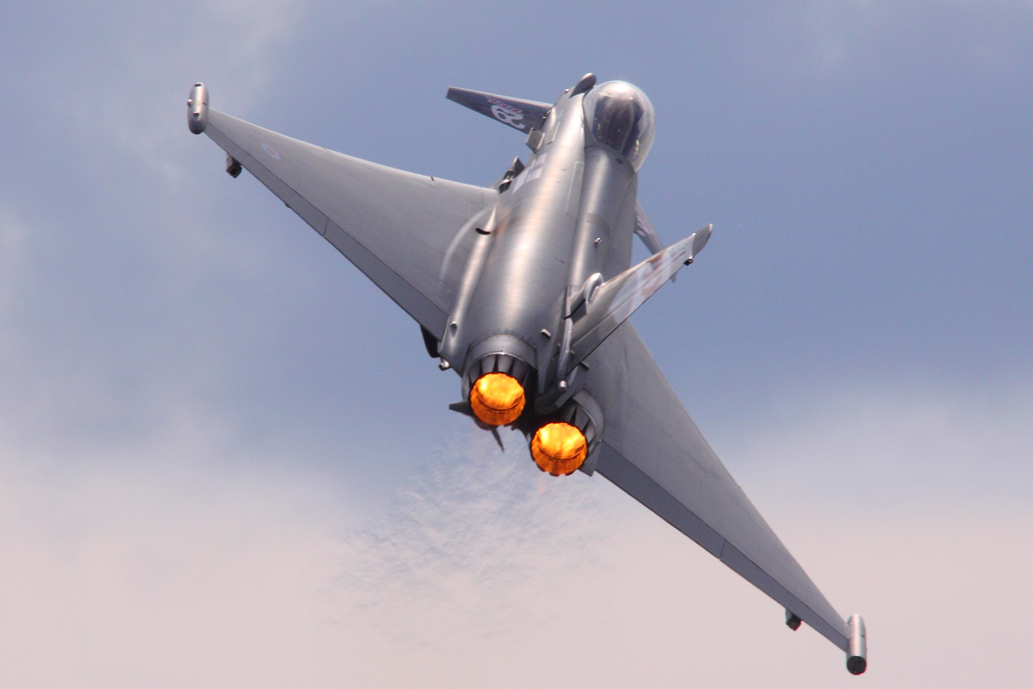 Boom CEO’s Latest Supersonic Claim: “Anywhere in the World in Four Hours for 100 Bucks”