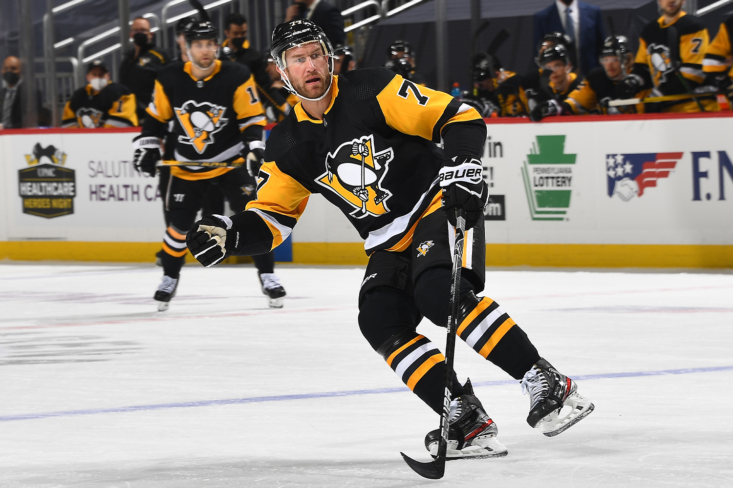Jeff Carter #77 of the Pittsburgh Penguins skates against the Boston Bruins at PPG PAINTS Arena on April 27, 2021