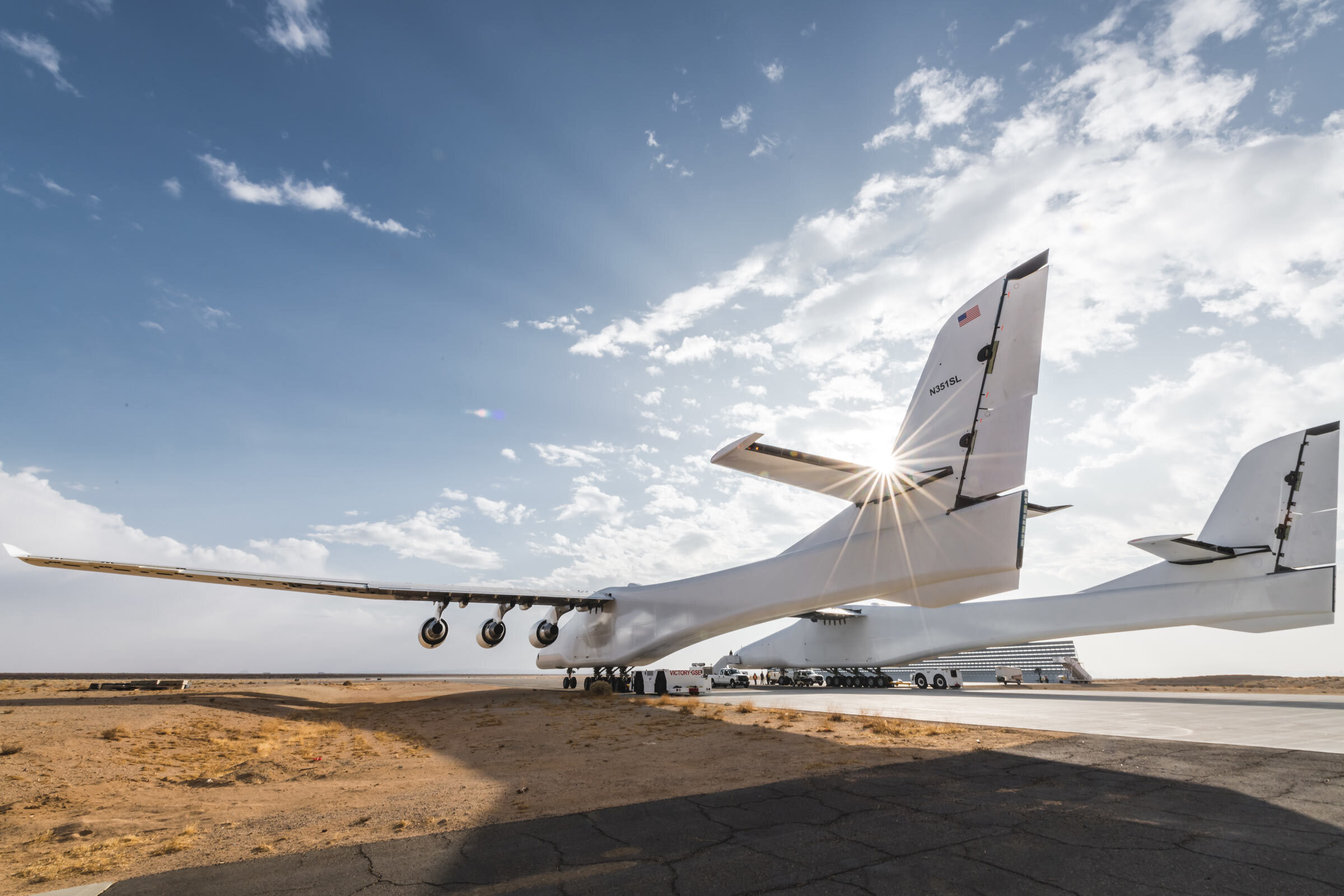 World S Largest Airplane The Stratolaunch Roc Gets Second Test Insidehook