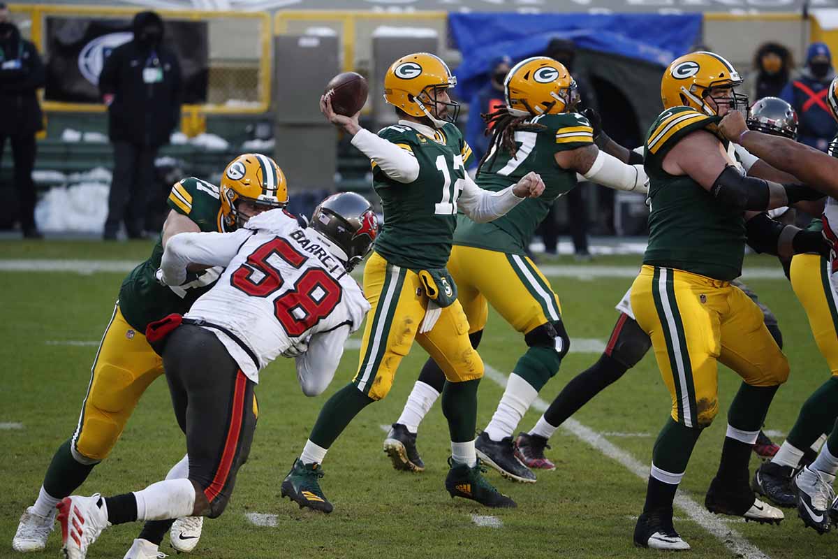 NFL Playoffs: Green Bay Packers QB Aaron Rodgers (12) in action, passing vs Tampa Bay Buccaneers at Lambeau Field. Green Bay, WI 1/24/2021
