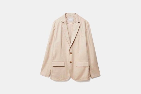 Deal: This Lightweight Everlane Blazer Is 60% Off