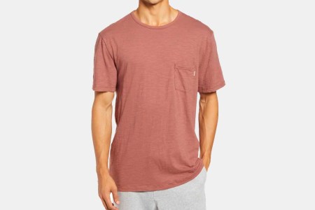 Deal: Vuori’s Buttery Soft Pocket Tee Is on Sale