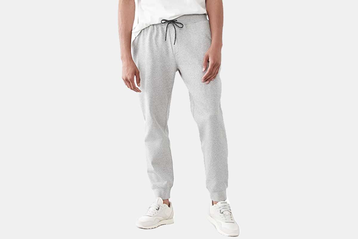 Deal: Faherty’s Lightweight Joggers Are 20% Off