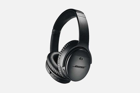 A black pair of Bose QuietComfort 35 II headphones, now on sale