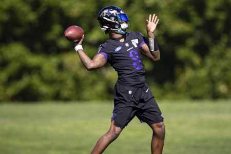 Ex-MVP QB Lamar Jackson Looking to Negotiate Megadeal With Ravens Without an Agent?