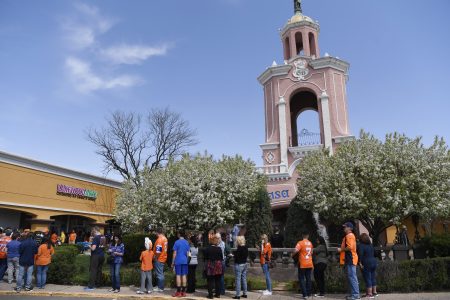 Fans wait to enter Casa Bonita in 2018